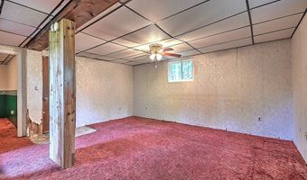 221 Mountain Edge Dr, Beaver, WV 25813
