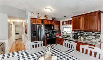 10 Pembroke Dr, Johnston, RI 02919