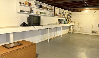 1111 Norwood Dr, Ashtabula, OH 44004