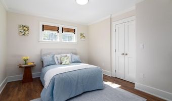20 E Bowery St 1A, Newport, RI 02840