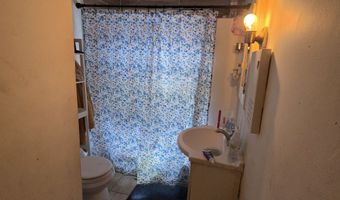 18 Darby St, Bloomfield, CT 06002