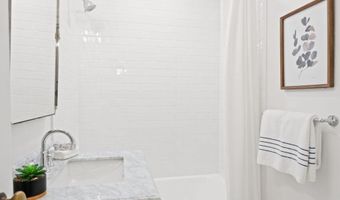 5621 HUNTINGTON Pkwy, Bethesda, MD 20814