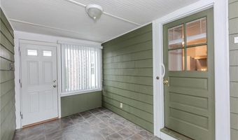 189 Poplar Dr, Cranston, RI 02920