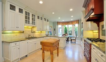 2 Schuyler Ln 2, Bloomfield, CT 06002