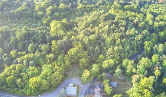 2165 STATE St, Alburtis, PA 18011