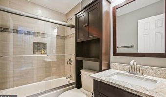 7012 IRWELL Ln 14F, Alexandria, VA 22315