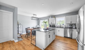 26 Knoll Crest Dr, Bangor, ME 04401