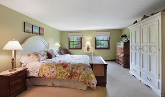 450 Eldridge Rd, Aurora, OH 44202