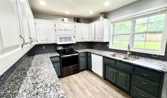 603 Lakeview Dr, Aurora, MO 65605