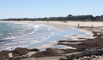 39 Hope Ln, Narragansett, RI 02882