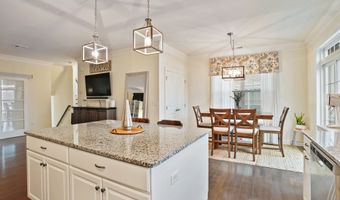 19 Putnam Ln 19, Danbury, CT 06810