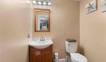18 Calef St, Cranston, RI 02920