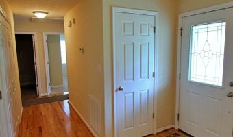 207 Sunnydale Ave, Appomattox, VA 24522