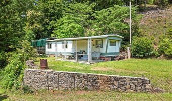 197 Lakeview Dr, Almond, NC 28771