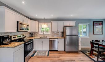 227 Valley View Dr, Albrightsville, PA 18210