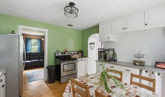 84 Lakeview Ave, Cheshire, CT 06410
