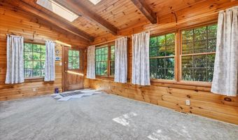 14 E Point Rd, Albrightsville, PA 18210