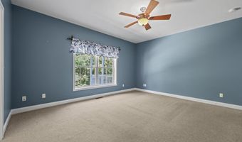 11 Village Ct 11, Colchester, CT 06415