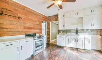 138 SW 100th St, Augusta, KS 67010