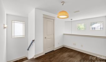 2530 Bay St, Charlotte, NC 28205