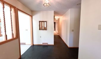 457 E Pioneer Trl, Aurora, OH 44202