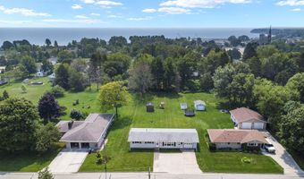 210 E GREENFIELD Ave, Algoma, WI 54201