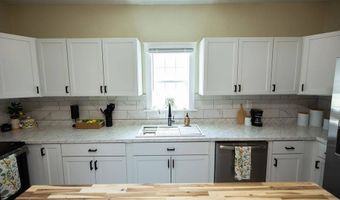1217 W 3rd St, Anderson, IN 47304