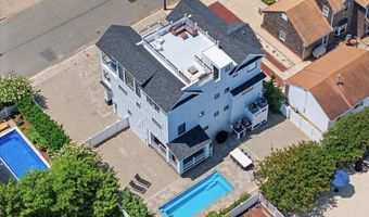 115 9TH St, Beach Haven, NJ 08008