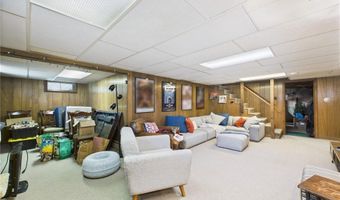 65 Bayberry Ln, East Greenwich, RI 02818