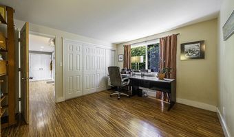 1000 Ivy Ln, Ashland, OR 97520