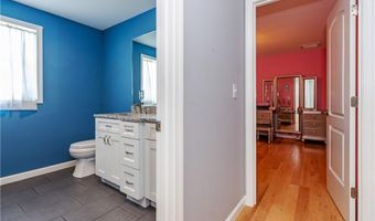 74 Brookhaven Dr, East Providence, RI 02914