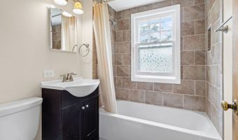 418 S Vail Ave, Arlington Heights, IL 60005