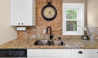 182 Leicester St, Auburn, MA 01501