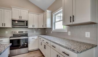 646 Sunny Pond Ln, Aynor, SC 29511