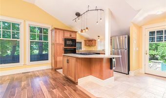 137 Narragansett Ave, Jamestown, RI 02835