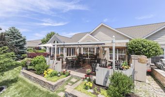 7386 Lake Lakota Pl, Indianapolis, IN 46217