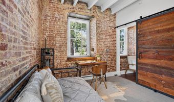 515 N WASHINGTON St 105, Alexandria, VA 22314