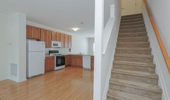 4 Chelsea Ct, Atlantic City, NJ 08401