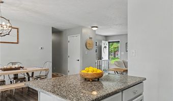 408 Abbyshire Rd, Akron, OH 44319