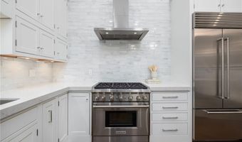 50 School St 5, Newport, RI 02840