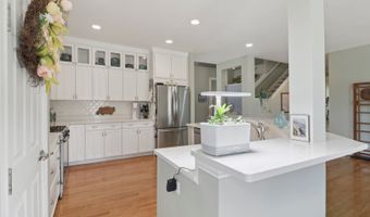 40418 N South Newport Dr, Antioch, IL 60002