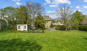 60 Ayrault St, Newport, RI 02840