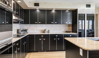 125 Woodruff Ave, Narragansett, RI 02882