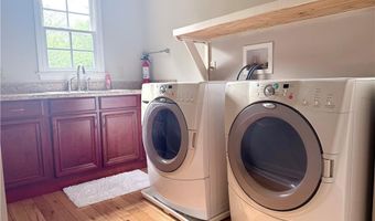 1060 Crabapple Trce, Alpharetta, GA 30004