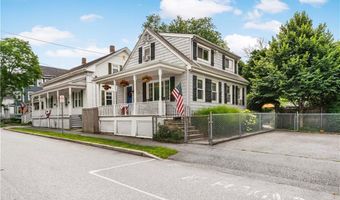 8 Lincoln Ave, Bristol, RI 02809