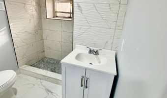 170 W 10TH St 1, Bayonne, NJ 07002