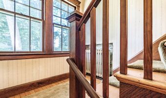 4 Pineway Dr, Auburn, ME 04210