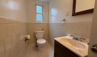 5835 MOUNT VERNON Dr, Alexandria, VA 22303