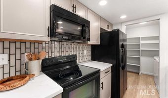 5771 Battlement Ct, Boise, ID 83703