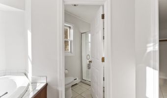 704 Cherry Brook Rd, Canton, CT 06019